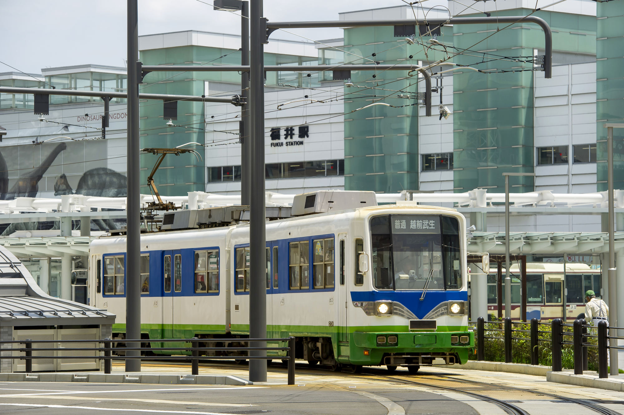 福井駅前駅